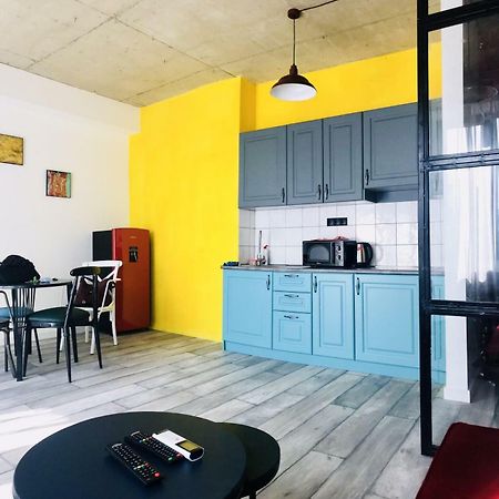 Style Apartments By Happy Place Tbilisi Exterior photo